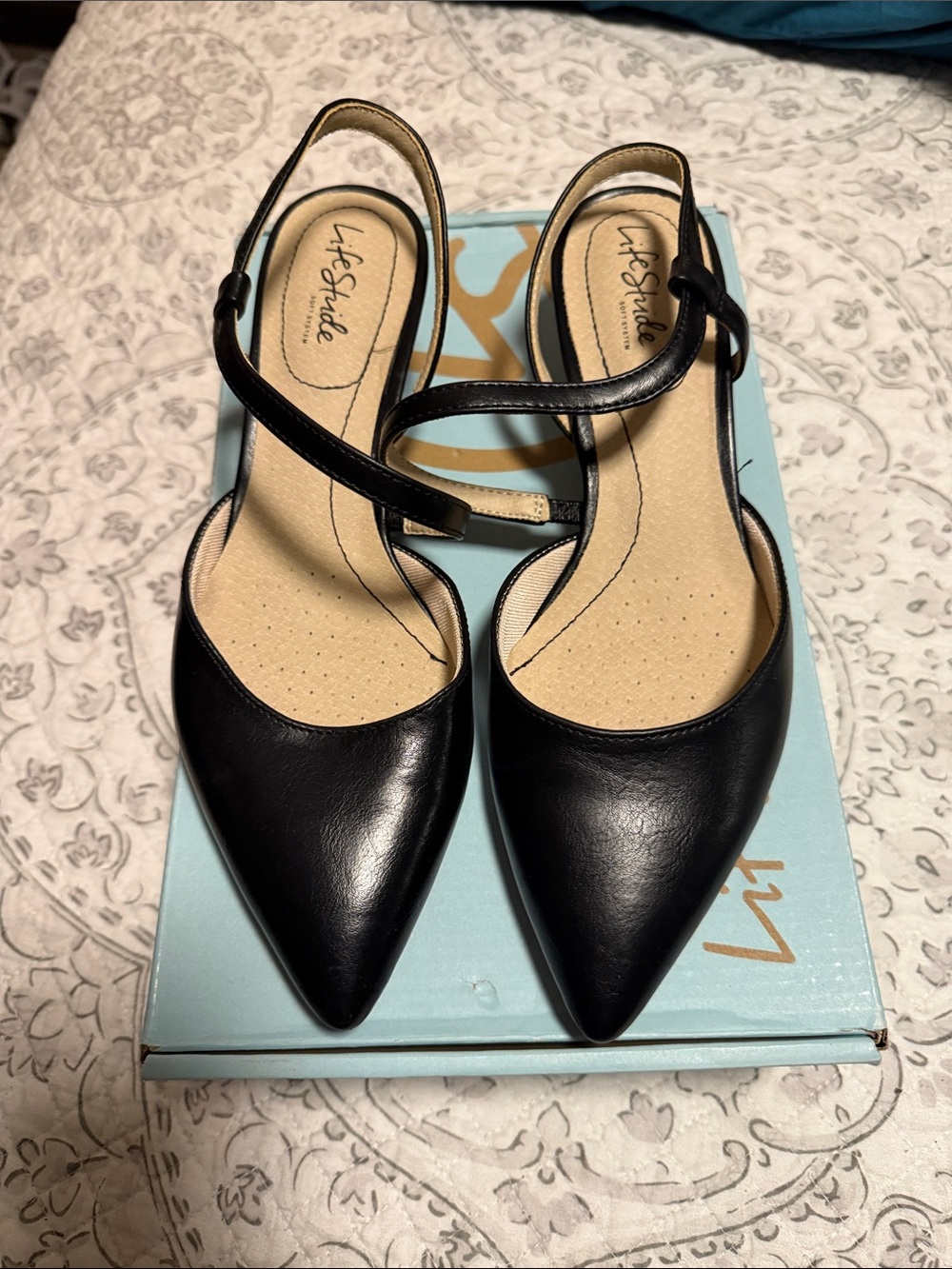 Life Stride Women's Black Pointed-Toe Slingback Flats